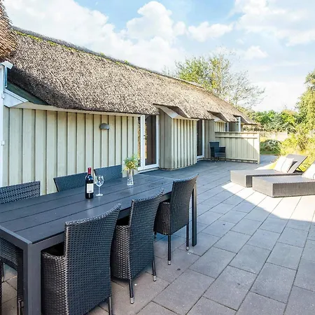 Holiday home 8 Person In Strand-by Traum *